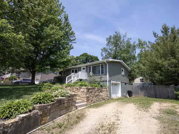 Dodgeville, WI 53533,324 W North Street