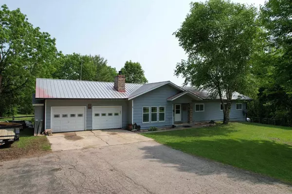 3260 County Road B, Platteville, WI 53818