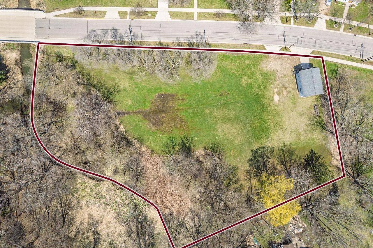 Reedsburg, WI 53959,435 La Valle Street