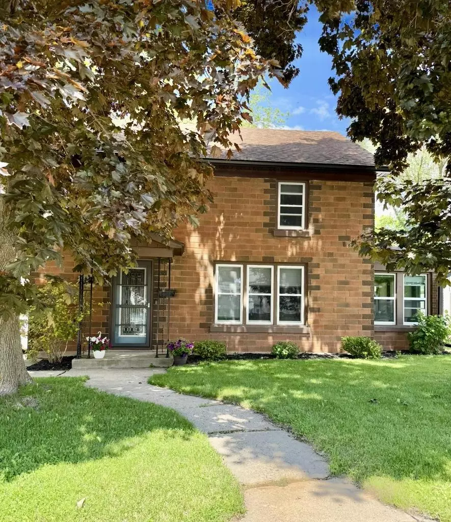 Beaver Dam, WI 53916,702 W Burnett Street