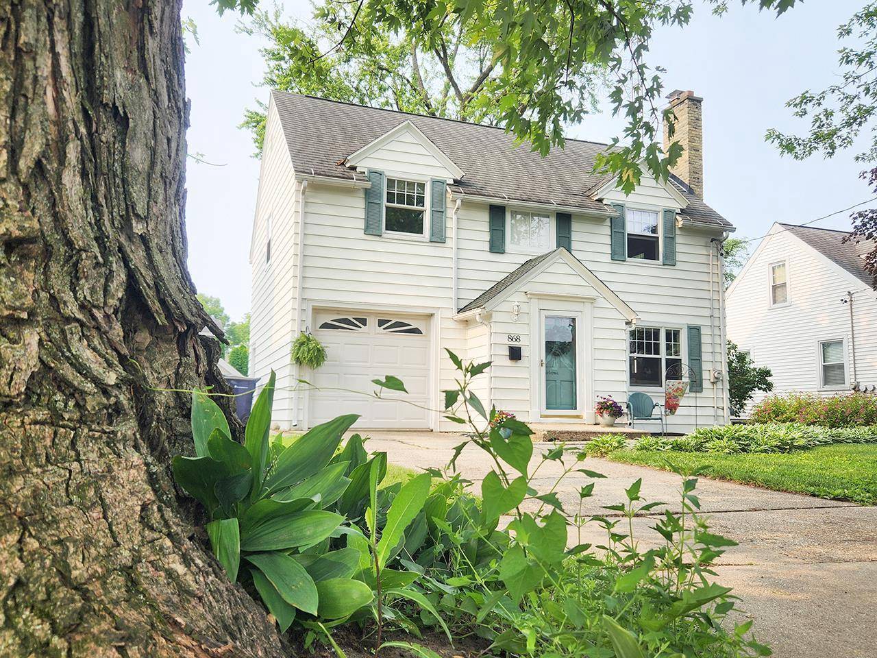 868 Blaine Avenue, Janesville, WI 53545