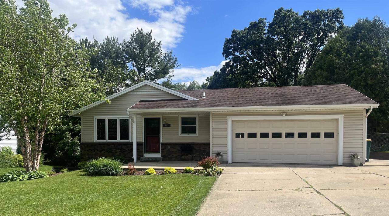 707 W Ladd Lane, Edgerton, WI 53534
