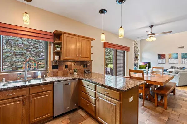 Oregon, WI 53575,466 Lisa Court