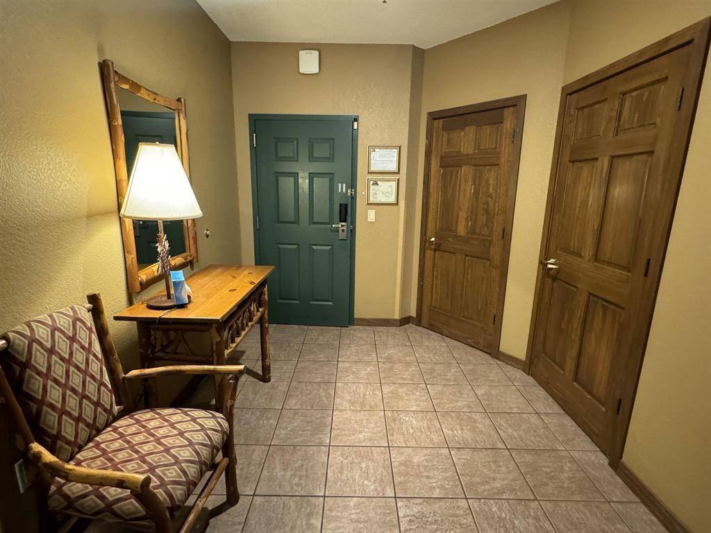 Lake Delton, WI 53940,350 E Hiawatha Drive #204