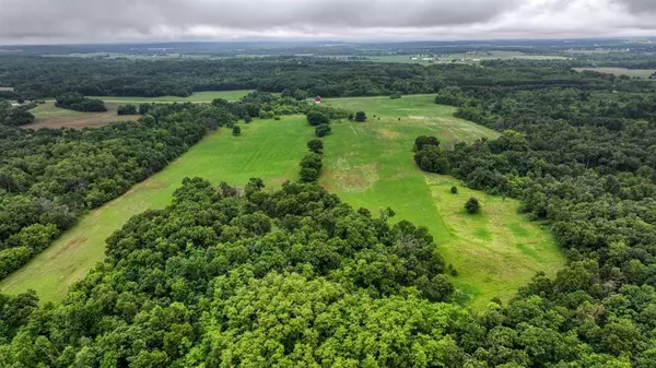 256 County Road P, Oxford, WI 53952