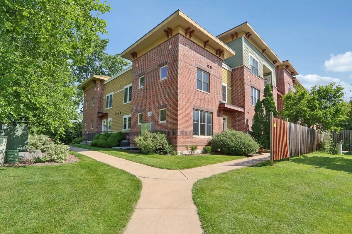 Verona, WI 53593,318 S Main Street