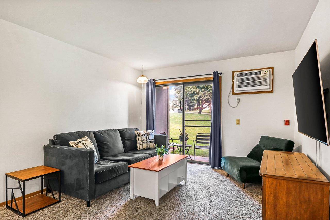 1002 N Sunnyvale Lane #B, Madison, WI 53713