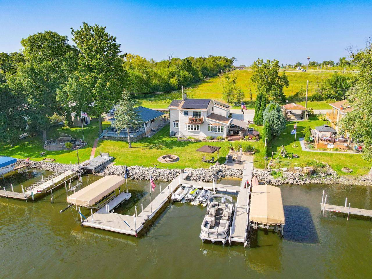 442 E Richardson Springs Road, Edgerton, WI 53534