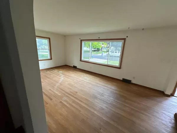 Watertown, WI 53094,1412 Randolph Street