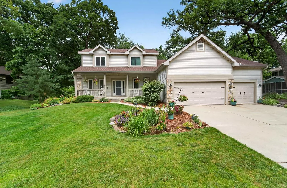 Oregon, WI 53575,909 Timber Ridge Drive