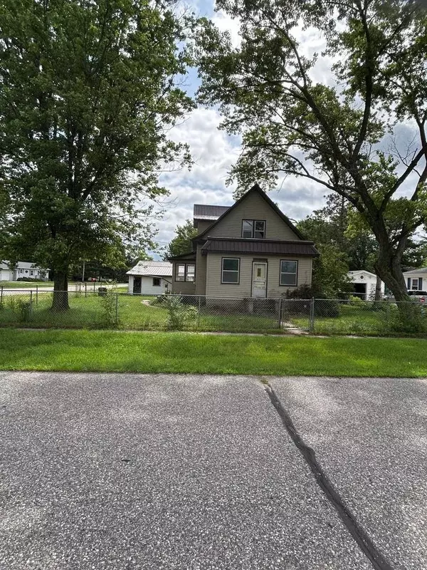 143 N Clark Street, Lone Rock, WI 53556