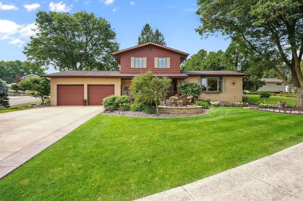 503 W Spring Street, Dodgeville, WI 53533