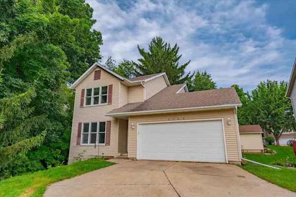 6108 White Pine Way, Fitchburg, WI 53711