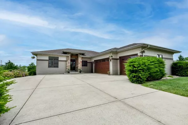1800 Lunde Circle, Stoughton, WI 53589