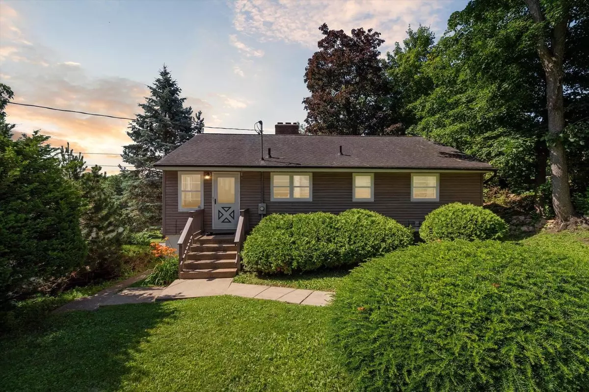 Baraboo, WI 53913,116 9th Avenue
