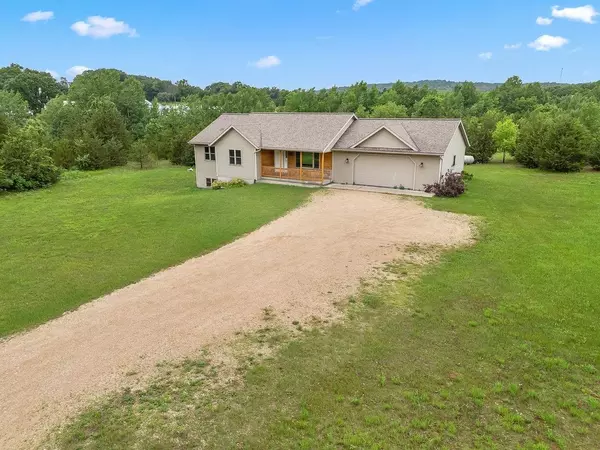 E8828 North Avenue, Wisconsin Dells, WI 53965