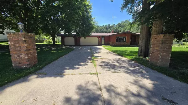 355 Elmer Street, Platteville, WI 53818