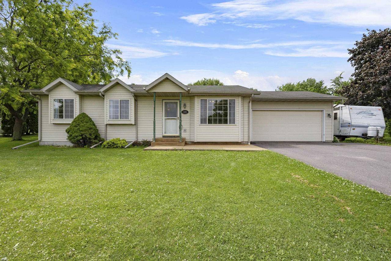200 5th Street, La Valle, WI 53941