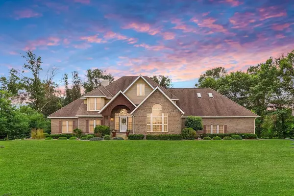 N7786 Legend Lake Circle, New Lisbon, WI 53950