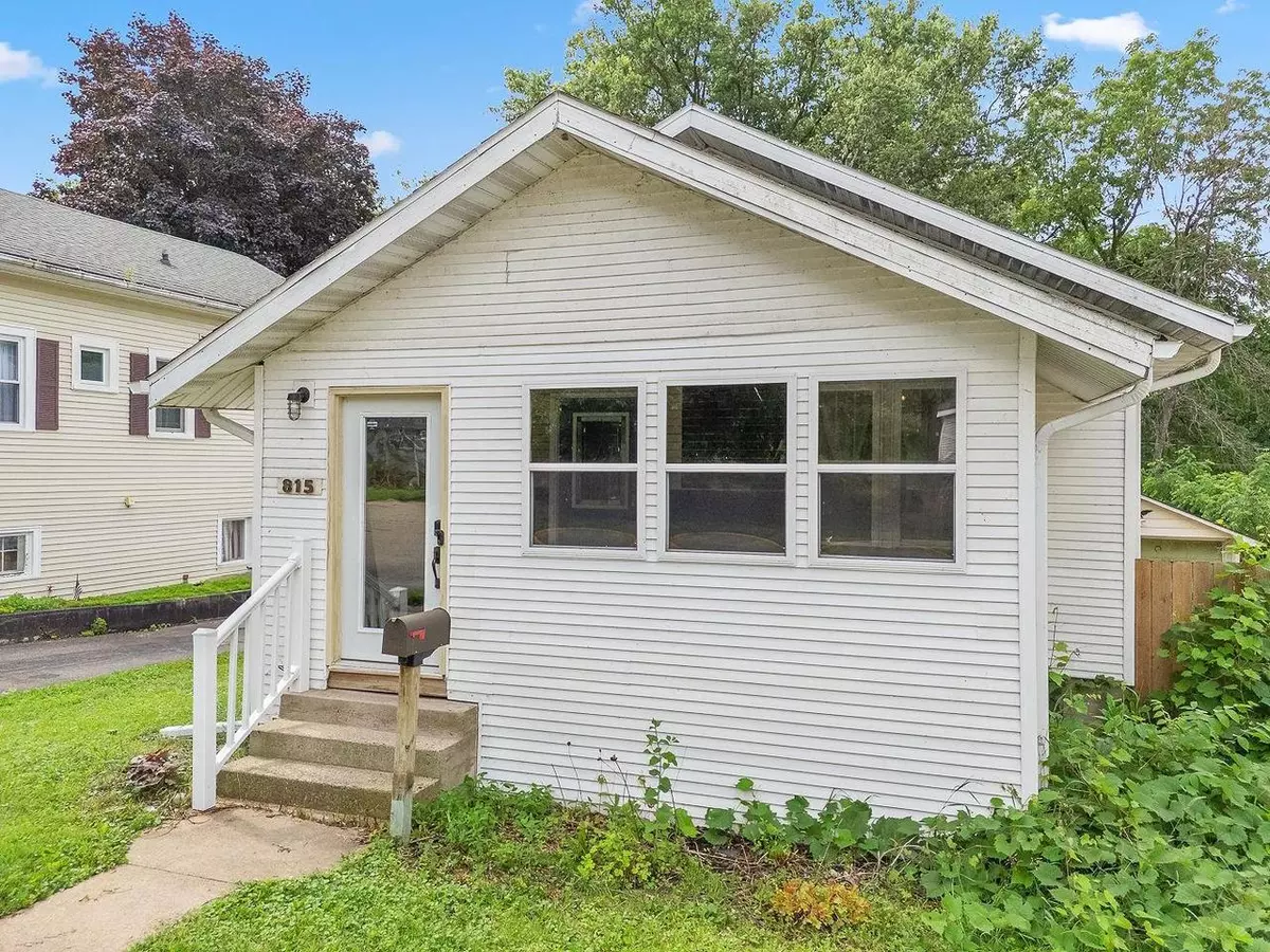 Baraboo, WI 53913,815 2nd Avenue