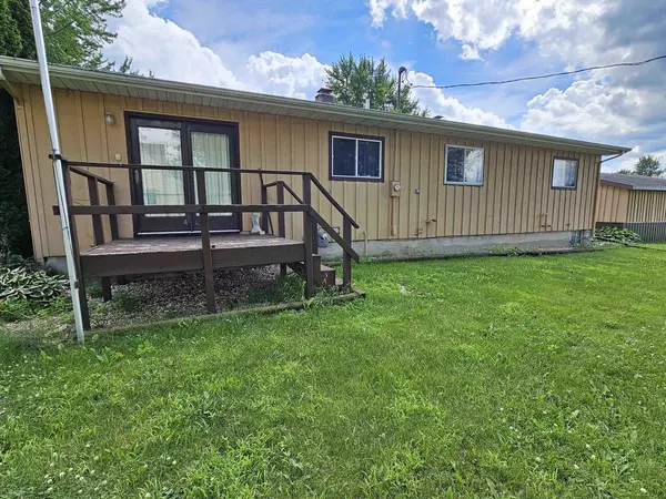 New Lisbon, WI 53950,709 S Division Street