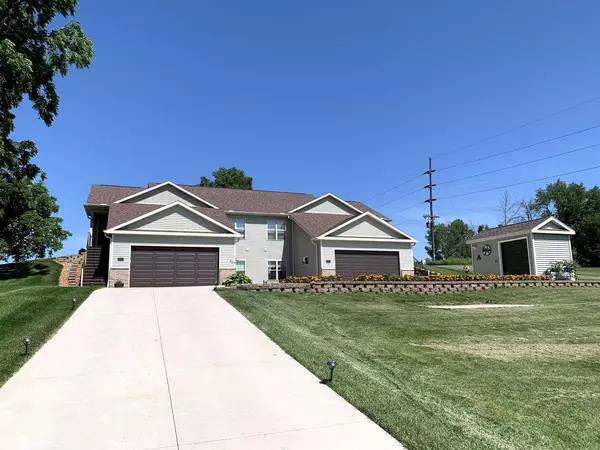 512-514 S Main Street, Fall River, WI 53932