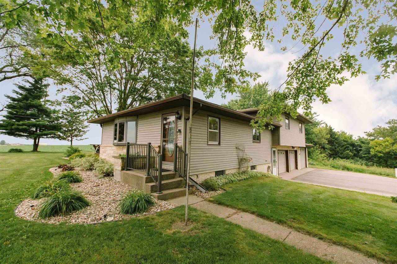 384 Wildcat Road, Platteville, WI 53818