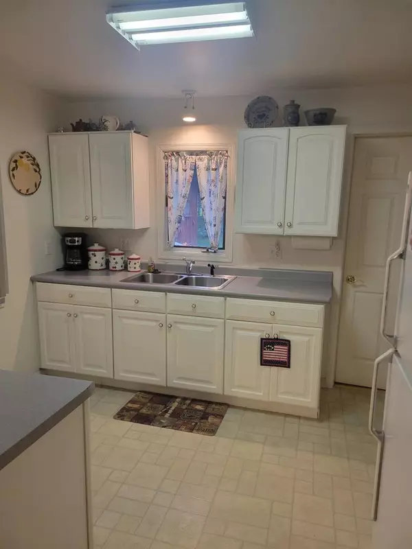 Cambridge, WI 53523,N4521 W Shore place Road