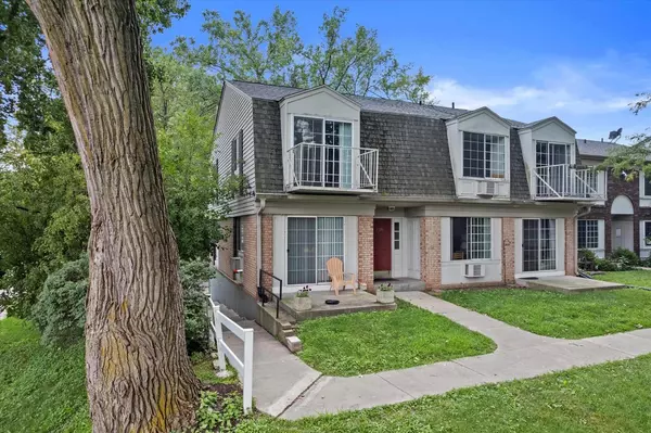 Middleton, WI 53562,2124 Allen Boulevard #4