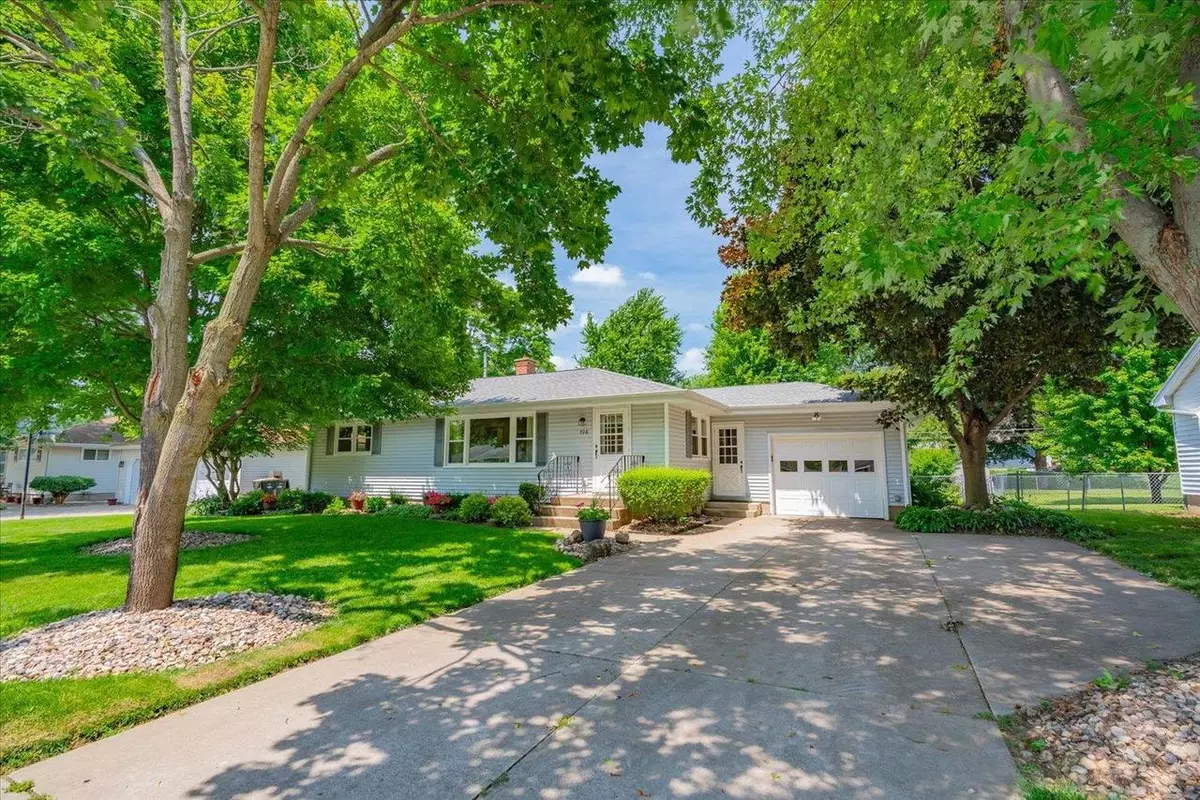 Deforest, WI 53532,708 Columbia Avenue