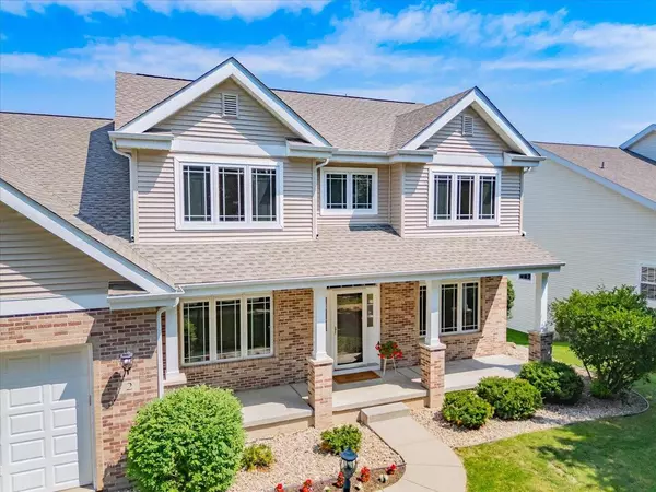 2 Greystone Circle, Middleton, WI 53562