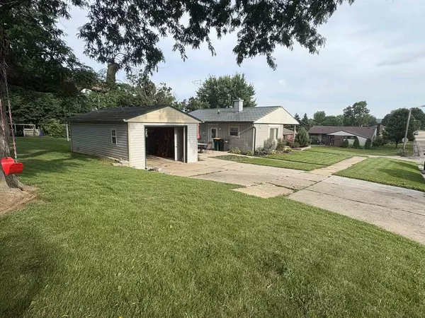 318 11th Avenue, New Glarus, WI 53574