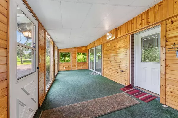 Poynette, WI 53955,W8525 Oshaukuta Road