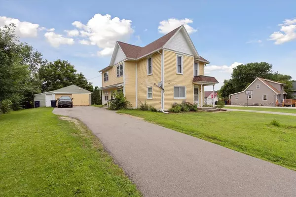 152-154 Valley Drive, Janesville, WI 53546