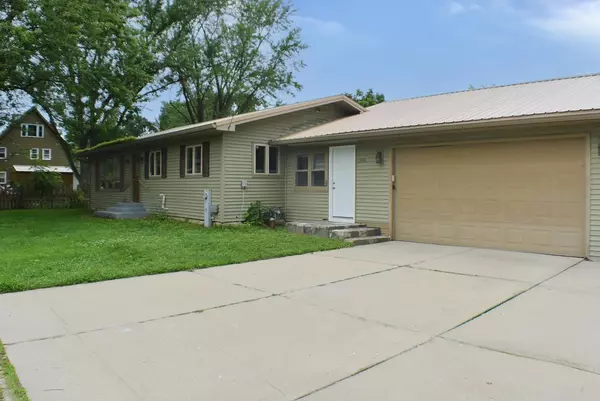 5306 S madison Street, Afton, WI 53501