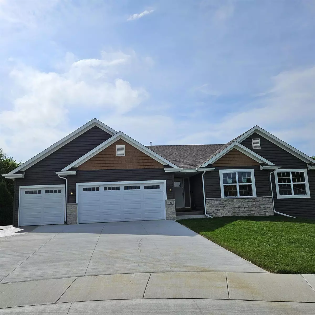 Clinton, WI 53511,425 PAULSON Street