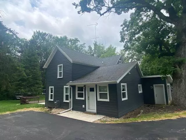 Baraboo, WI 53913,S5687 Old Lake Road