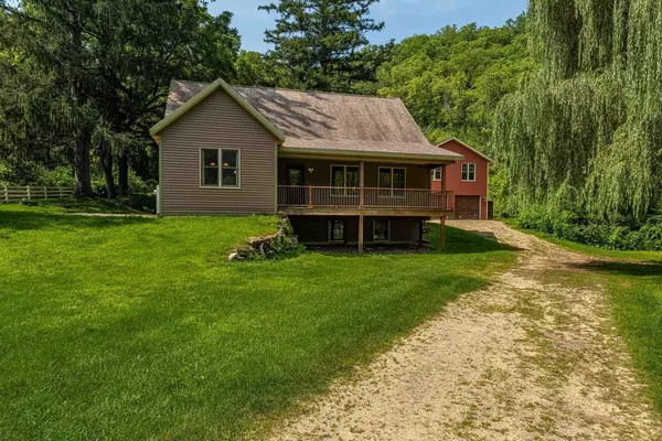 2971 Hunter Hollow Road, Dodgeville, WI 53533