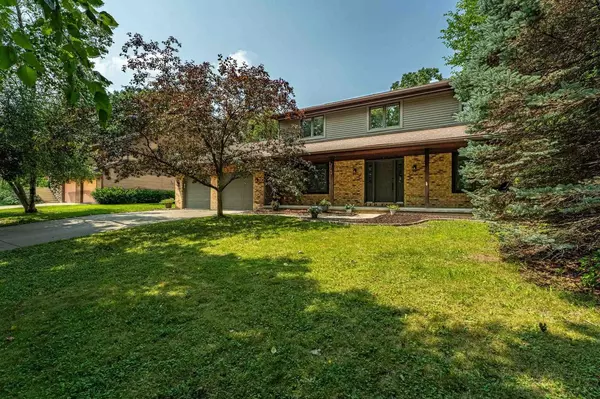 2749 Marledge Street, Fitchburg, WI 53711