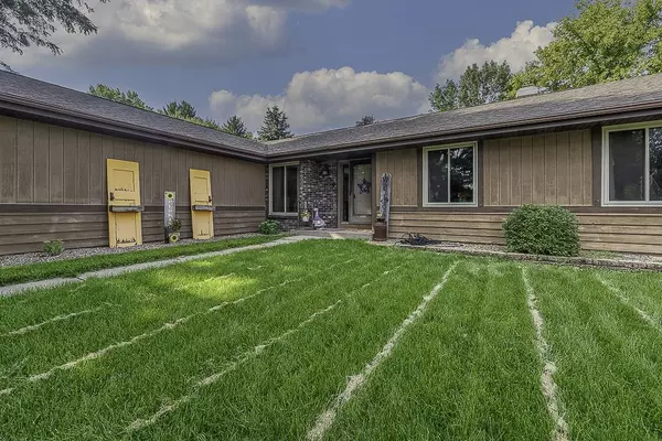 Janesville, WI 53548,1534 Royal Oaks Drive