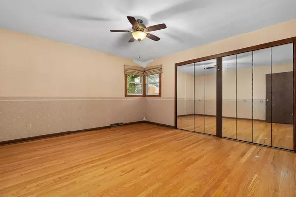 Sun Prairie, WI 53590,200 Queens Street