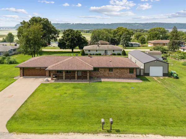 1605 Harry Street, Hazel Green, WI 53811