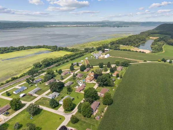 Hazel Green, WI 53811,1605 Harry Street