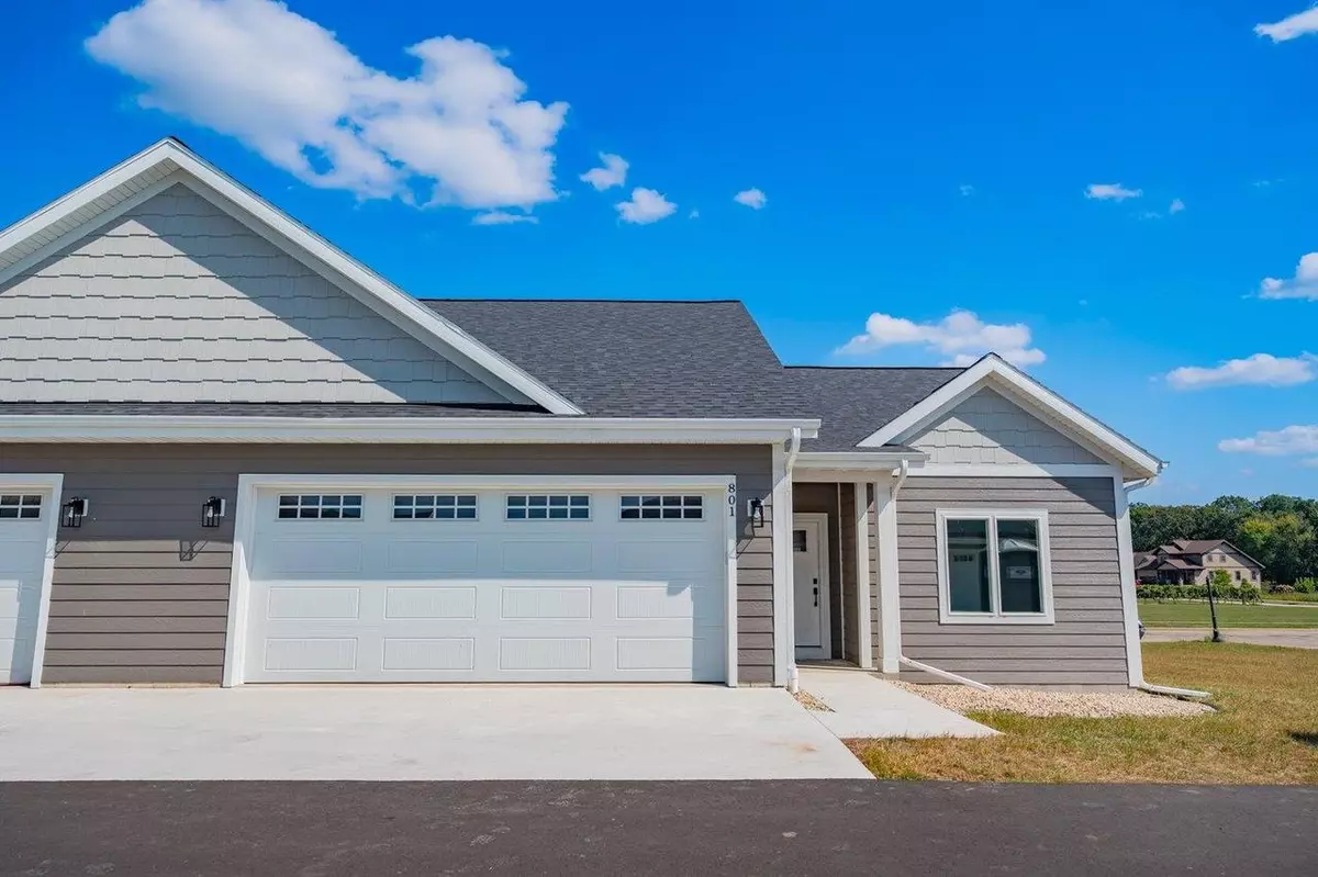 Cambridge, WI 53523,801 Vineyard Court