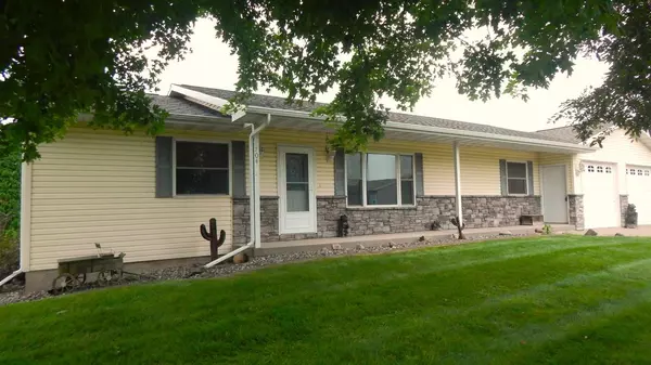 Dodgeville, WI 53533,704 E North Street