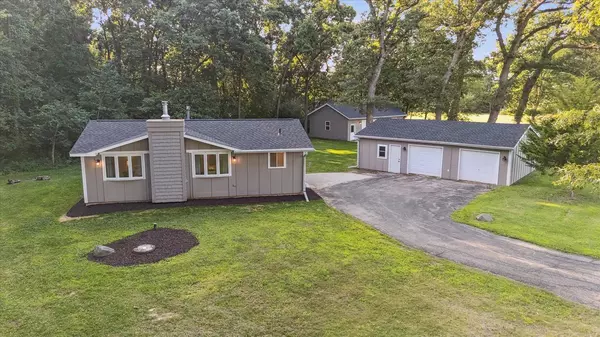 11121 N Arthurs Drive, Edgerton, WI 53534