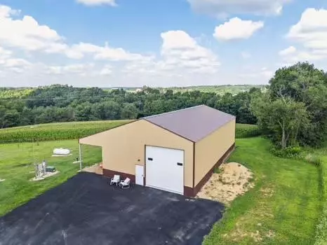 Viola, WI 54664,16195 Coy Lane