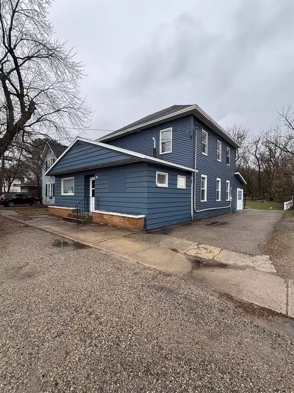 123 E South Lake Street, Hancock, WI 54943