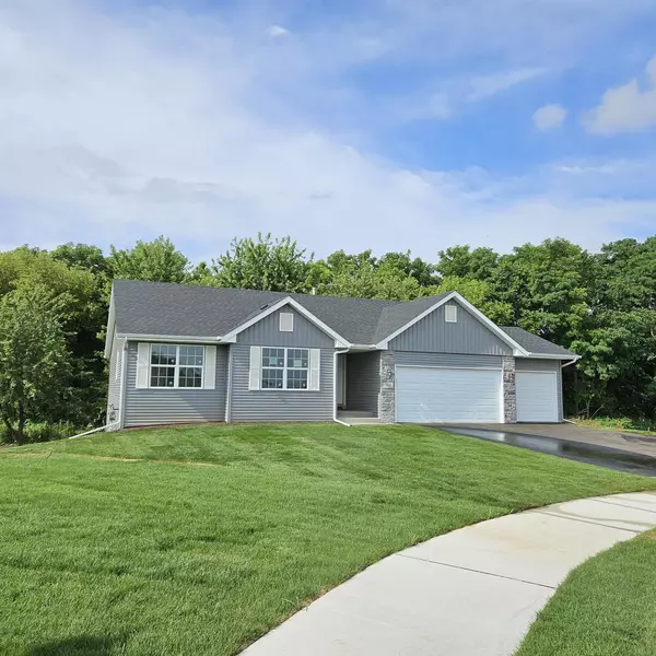 911 Harsevoort Way, Clinton, WI 53525