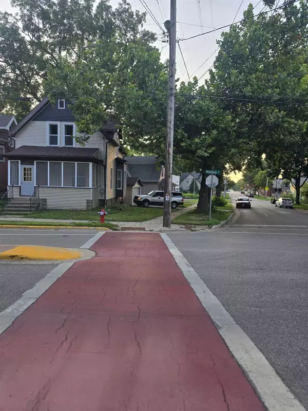 2146 Winnebago Street, Madison, WI 53704